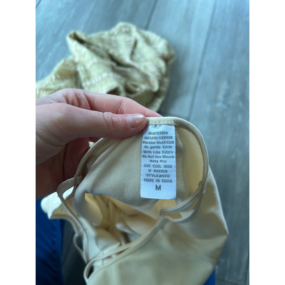 Medium Dressbarn Beige‎ Lace Sheer Button Down Top Nude Cami Lined 2-Piece Set - Picture 5 of 7